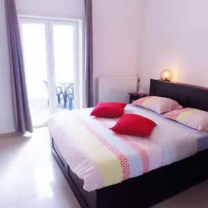 https://la-lodelinsartoise-meuble-de-vacances-3-cles.hotelsghent.com